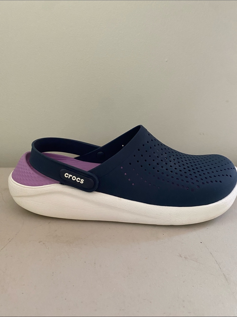 Crocs navy and orchid LiteRide clogs M7 W9 comfort shoe slip on slide - Picture 5 of 10